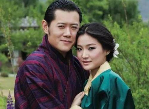 世子自荐到京城吃瓜,吃瓜成风引热议