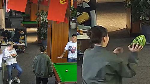 吃瓜女生打台球,吃瓜女生展现不凡球技