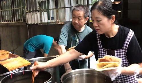 吃瓜摆摊短剧视频,短剧摆摊笑翻天